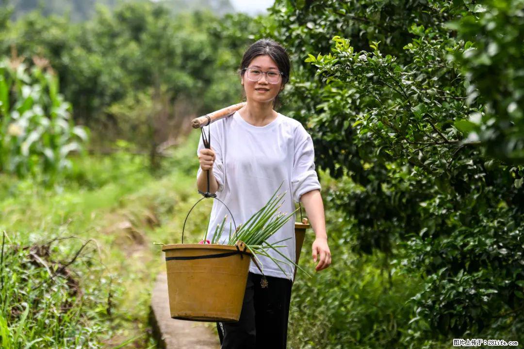 全网追的“扁担女孩”，找了一份暑假工，时薪12元 - 甘孜生活资讯 - 甘孜28生活网 ganzi.28life.com