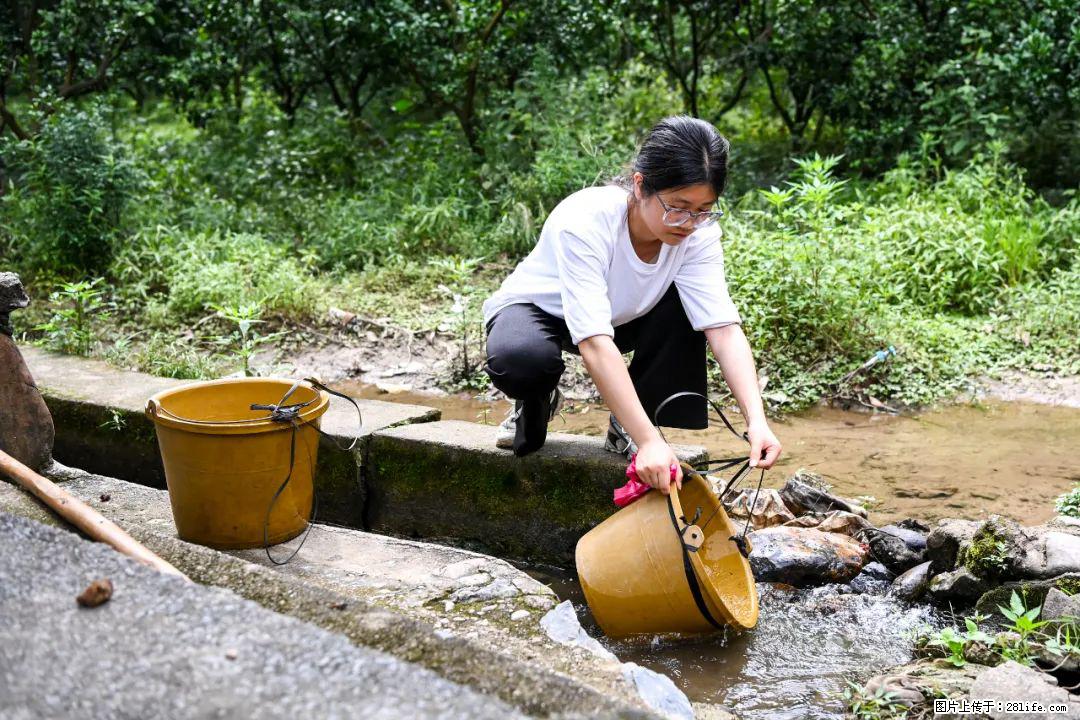 全网追的“扁担女孩”，找了一份暑假工，时薪12元 - 甘孜生活资讯 - 甘孜28生活网 ganzi.28life.com